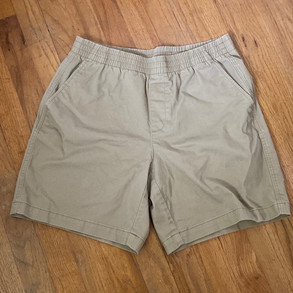 Pair of Lands’ End Mid-Rise Shorts/Size 8 - Picture 4 of 12